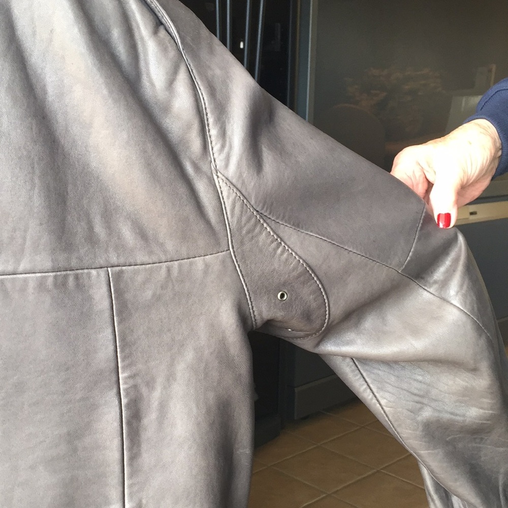 JUST FOUND NEW LADIES leather/lamb bomber. Great gift! NAMED AFTER ME! - Picture 5 of 9
